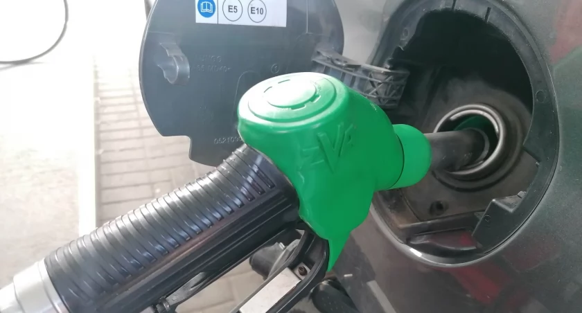 Takich cen na stacjach dawno nie było. Jak będzie po wyborach? (Raport)