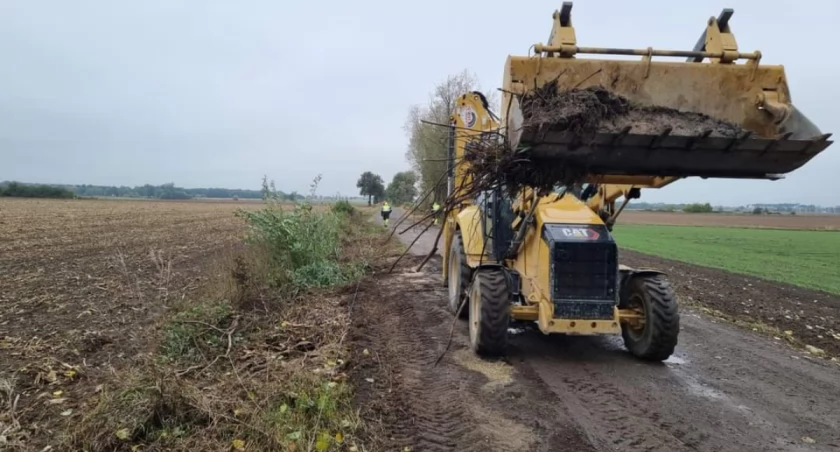 Ruszyły prace nad nową drogą w gminie Września (zdjęcia) 