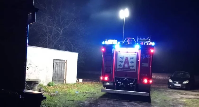 Pożar sadzy w kominie w Słomówku (zdjęcia) 