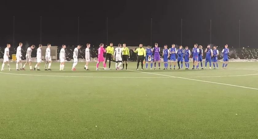 IV liga: Victoria kończy rok porażką. Dwie czerwone kartki 