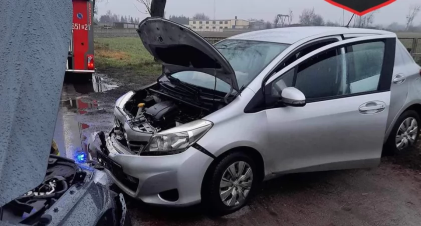 Kolizja osobówek w Bierzglinku (zdjęcia) 
