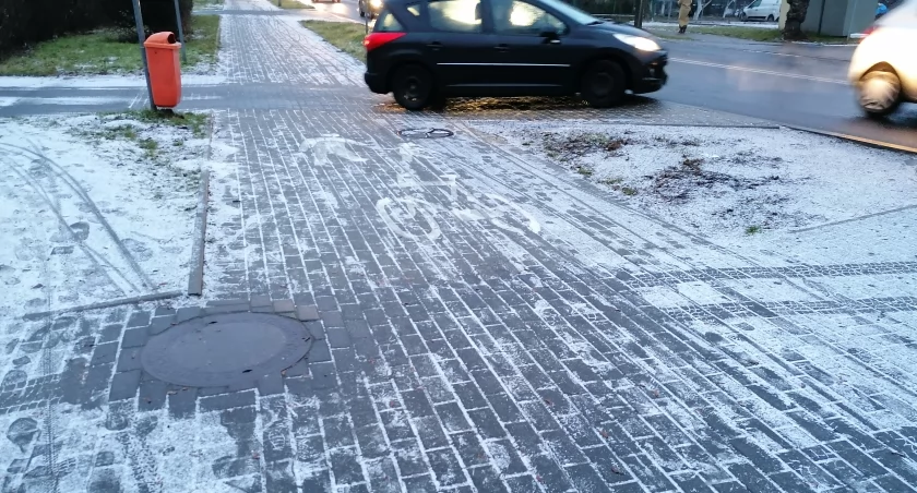 Uwaga! Będzie ślisko na drogach i chodnikach! 