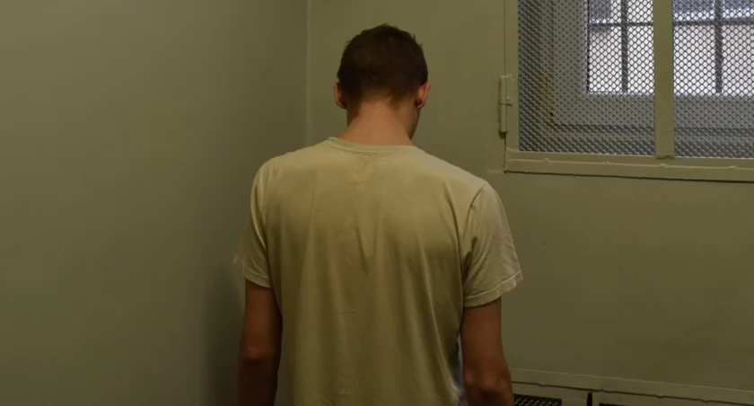 23-latek z Wrześni w rękach policji! Kradł perfumy i zabawki (zdjęcia) 