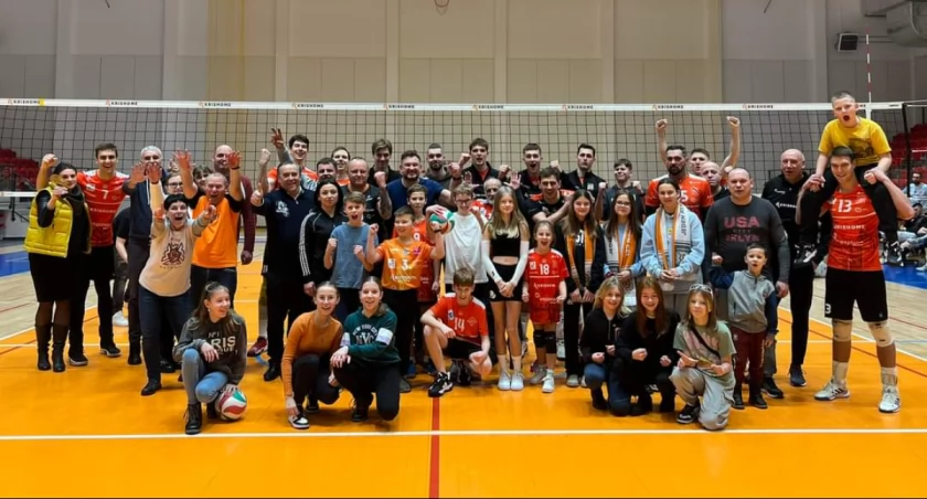 Kolejne trzy punkty bez straty seta pomarańczowych