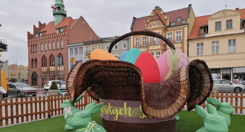 Wielkanocna odsłona Wrześni! Zobacz ozdoby na mieście (Galeria) 