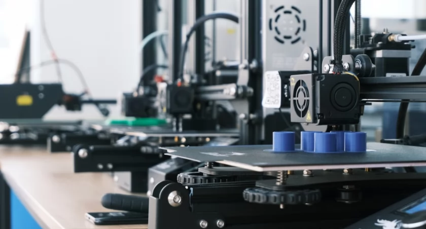 Drukarki 3D dla początkujących: Jak to działa i co można z tym zrobić?