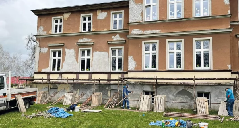 Trwa remont pałacu. Inwestycja na 800 tysięcy zł