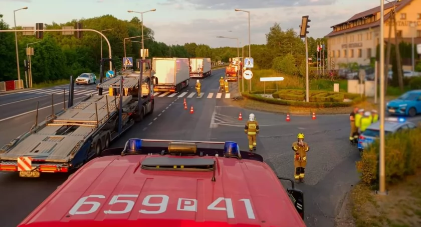 AKTUALIZACJA: Potrącenie rowerzysty. Droga krajowa była zablokowana (zdjęcia) 