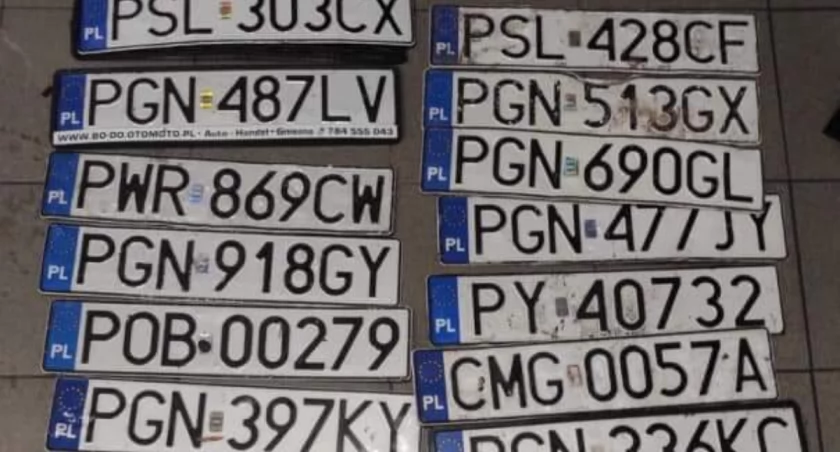 Po nawałnicy w Gnieźnie. Do odbioru kilkadziesiąt tablic rejestracyjnych 