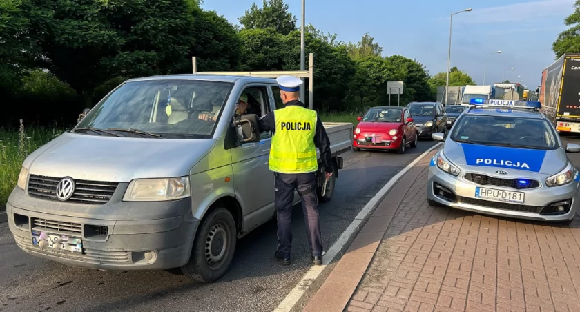 Policjanci sprawdzili stan trzeźwości kierowców. Czterech na podwójnym gazie (zdjęcia) 