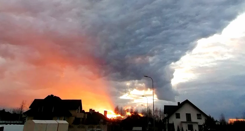 Upalna i burzowa niedziela we Wrześni. Dwa ostrzeżenia IMGW! 
