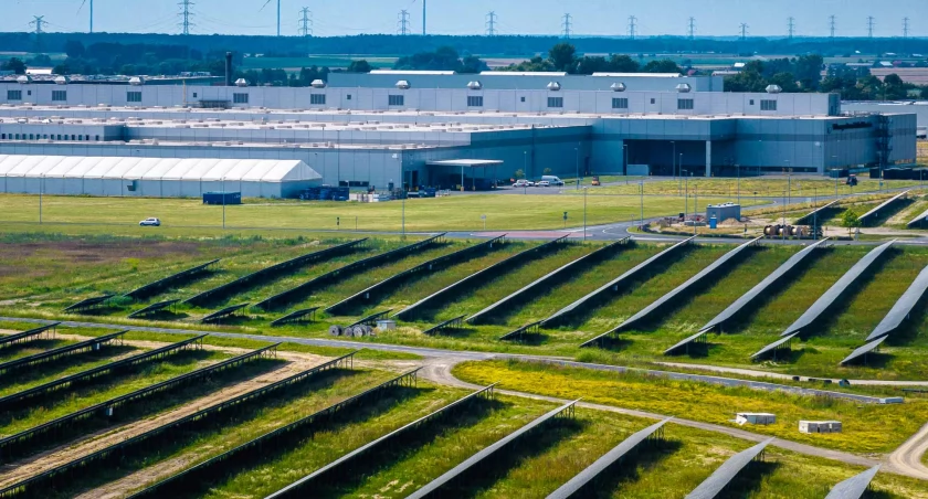 Fabryka VW pod Wrześnią jest samowystarczalna. Ogromna farma fotowoltaiczna (zdjęcia) 