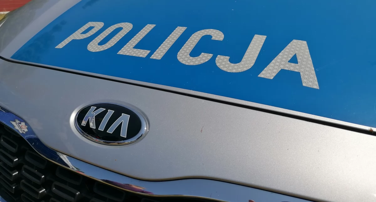 Jechał na podwójnym gazie! Kierowca Renault zatrzymany 