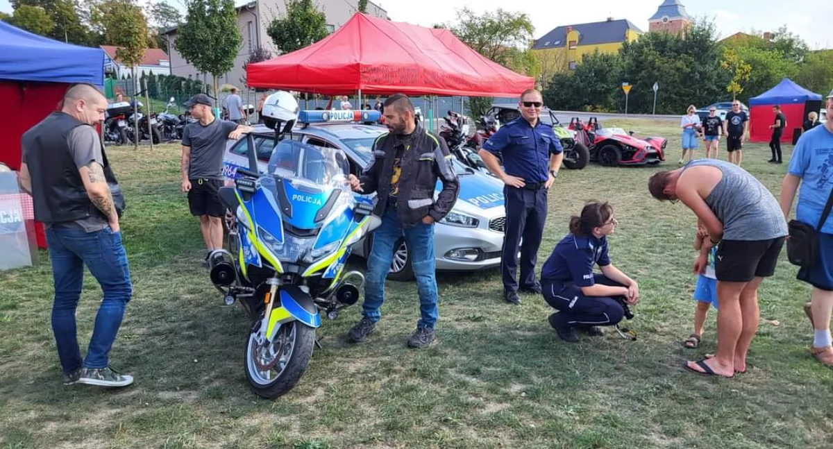 Policjanci i strażacy na Wrzosowej. Za nami kolejny piknik (zdjęcia) 