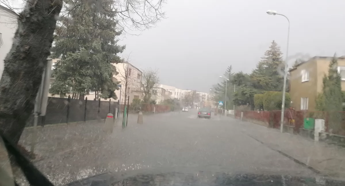 Ostrzeżenie meteo dla powiatu wrzesińskiego! Intensywne opady deszczu 
