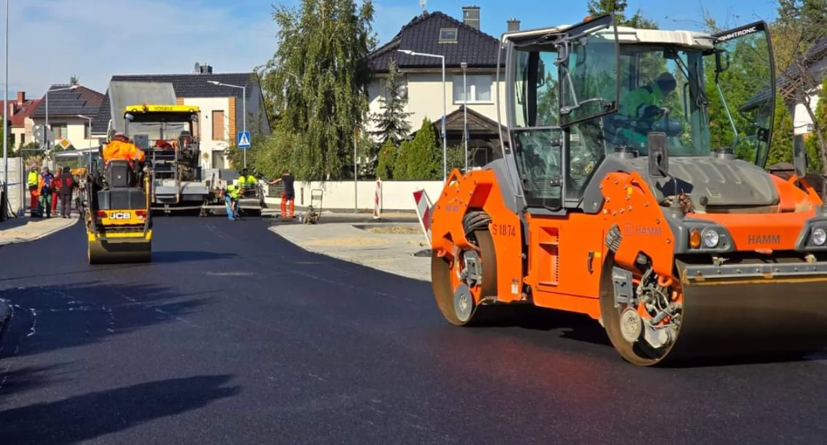 Inwestycja na finiszu! Nowa nawierzchnia na ul. Kujawy i Owocowej (zdjęcia) 
