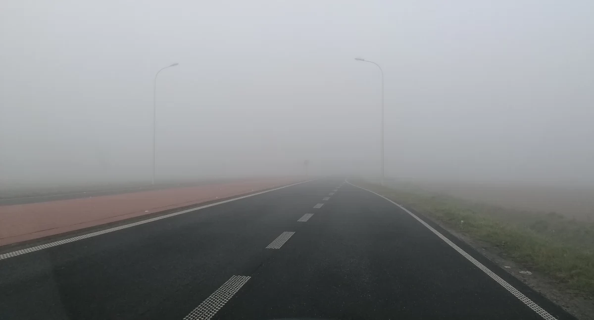 Uważajcie na gęstą mgłę! Ostrzeżenie dla powiatu wrzesińskiego 