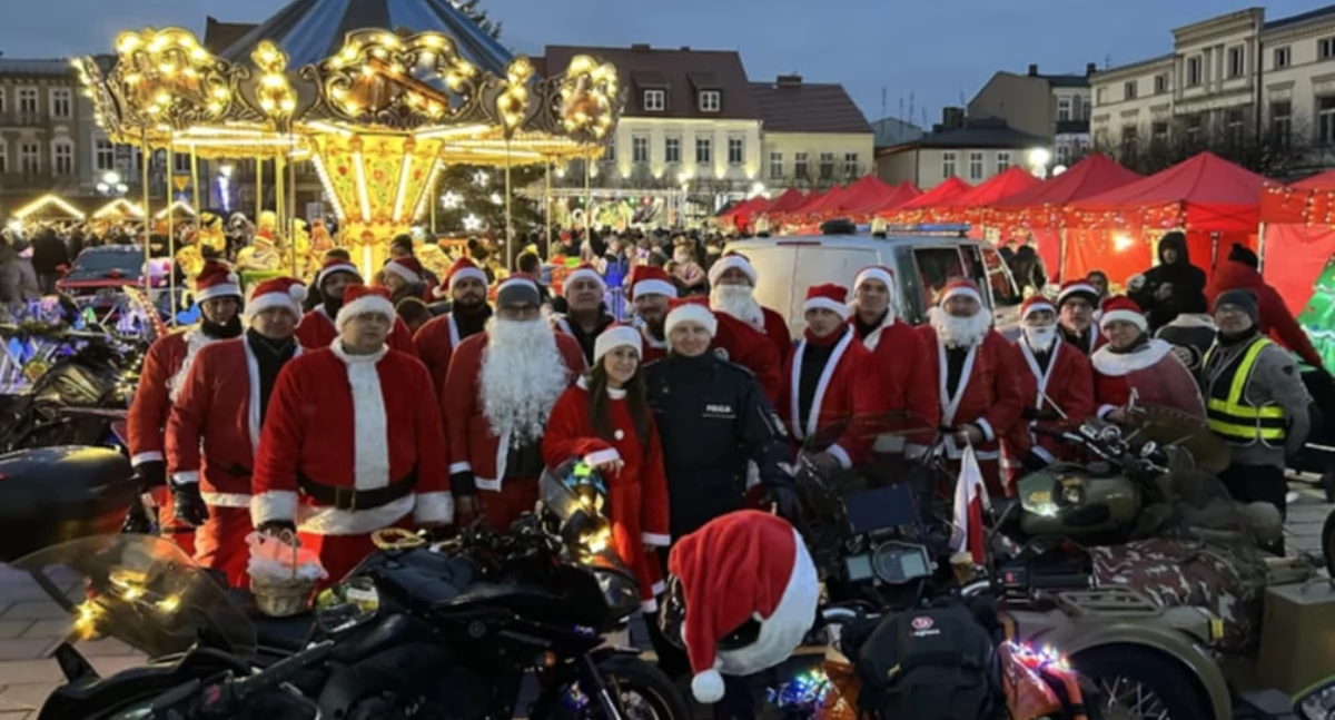 Moto Mikołaje na wrzesińskim rynku ( zdjecia) 