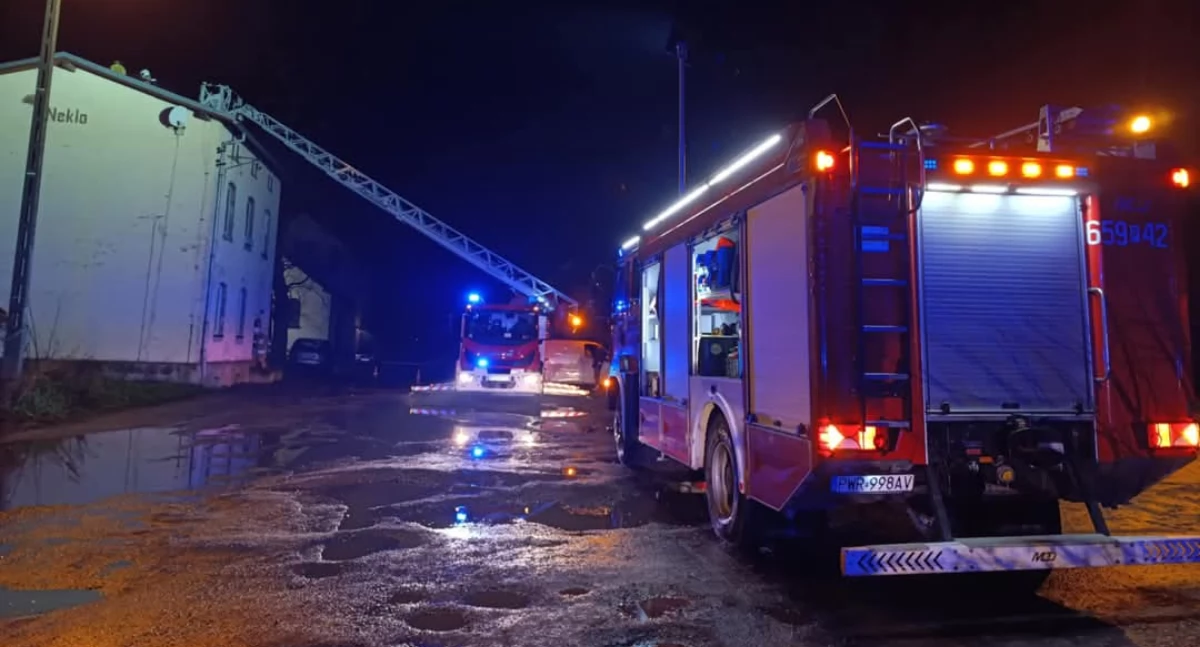 Pracowite dni nekielskich strażaków. Gasili pożar sadzy w kominie i nie tylko (zdjęcia) 
