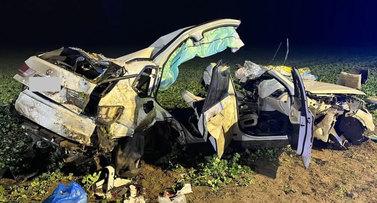 Tragiczny wypadek osobówki. Pięć osób trafiło do szpitali (zdjęcia) 