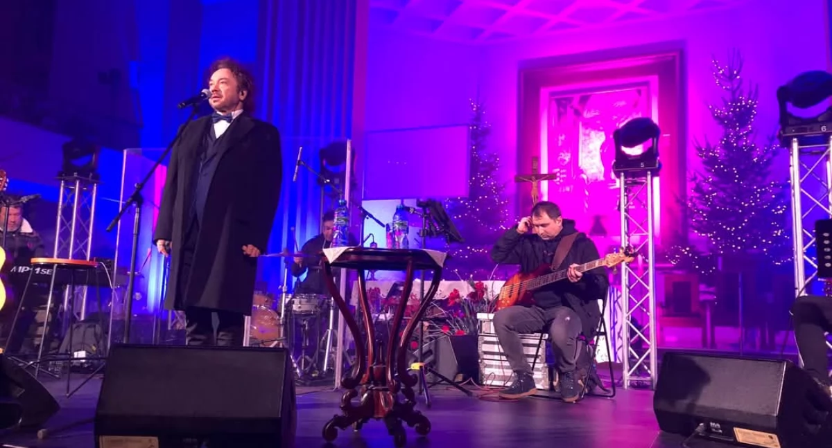 Kolędowy koncert Mietka Szcześniaka we Wrześni (Galeria) 