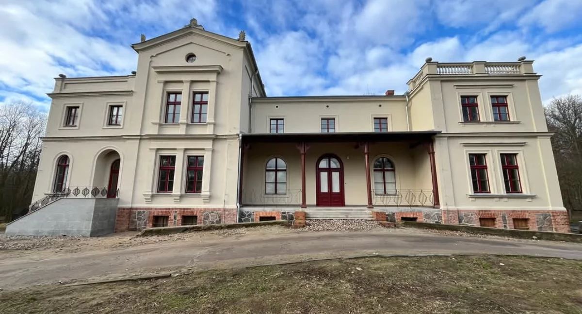 Kolejny etap remontu zabytkowego pałacu zakończony!