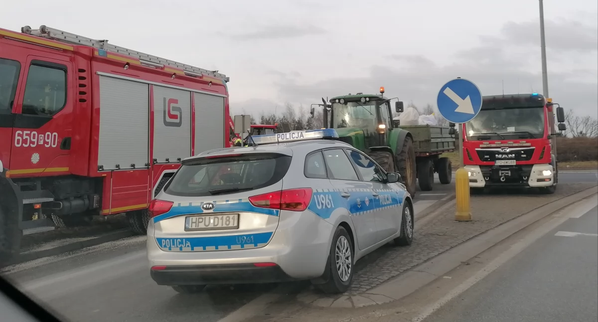 Uwaga! Utrudnienia na rondzie w Obłaczkowie. Korek we Wrześni (zdjęcia) 