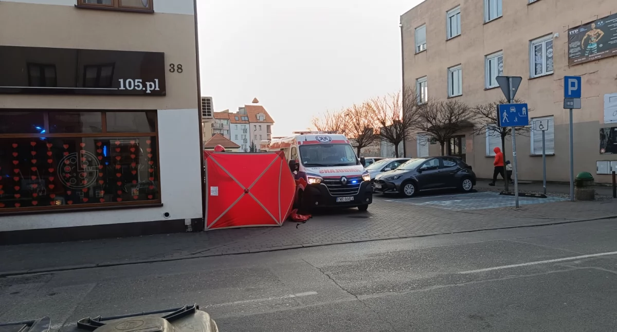 Tragiczny poranek na ul. Fabrycznej. Nie żyje mężczyzna 