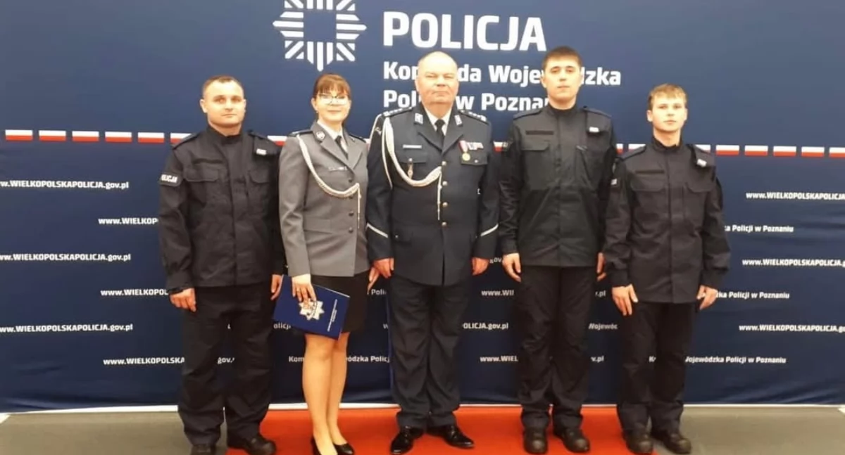 Powitanie w szeregach nowych policjantów 