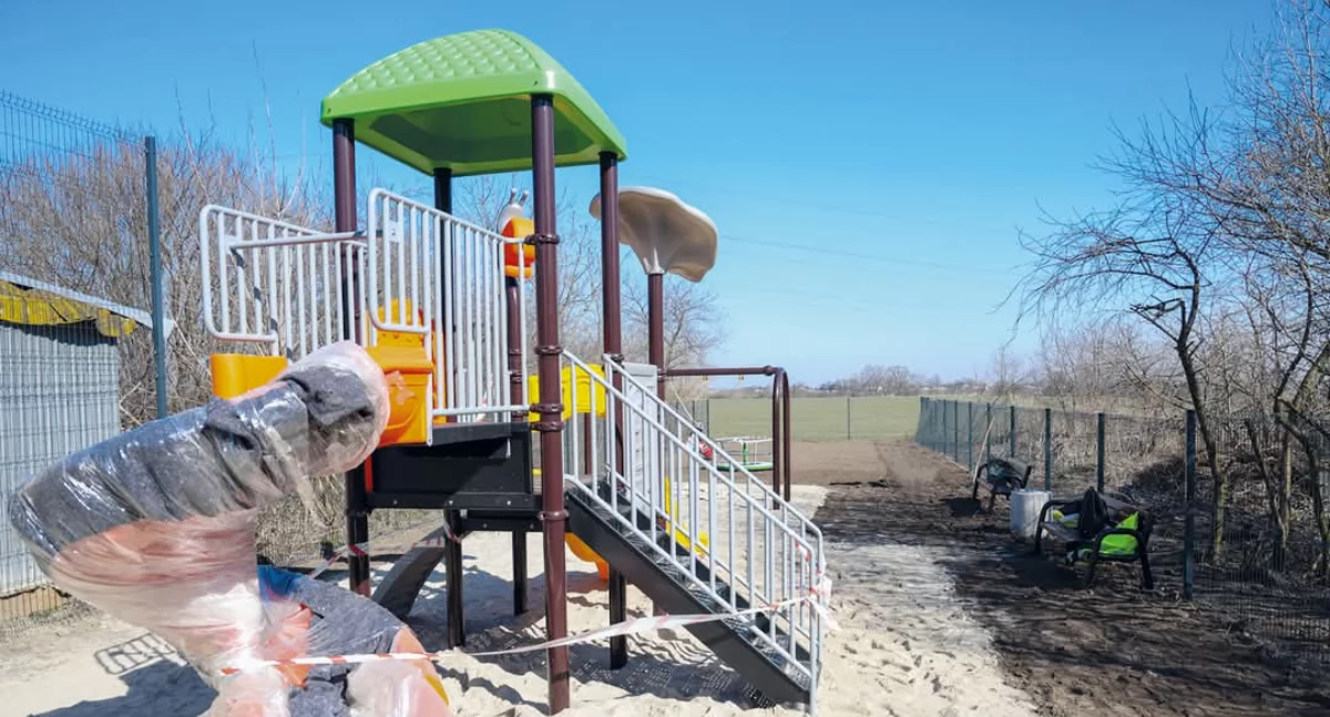 Dobiega końca budowa placu zabaw w Neryngowie 