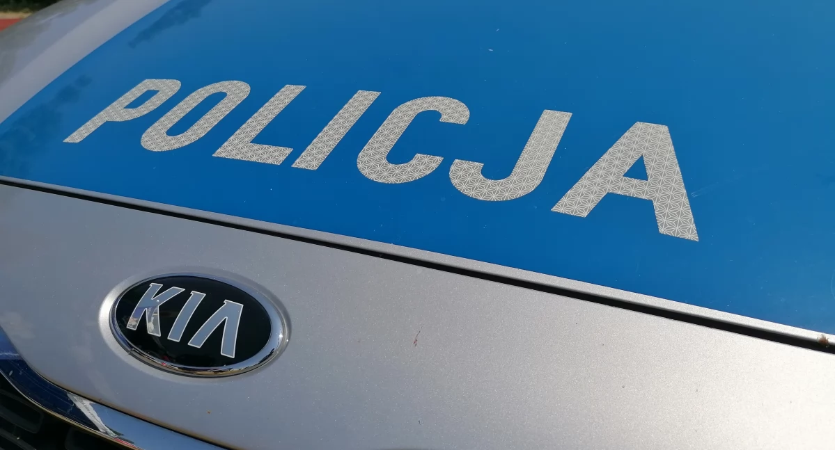 Zderzenie dwóch osobówek na skrzyżowaniu. Mandat dla 20-latki 
