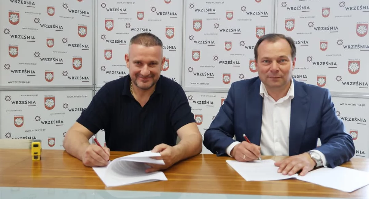 Umowa na budowę drogi w Białężycach 