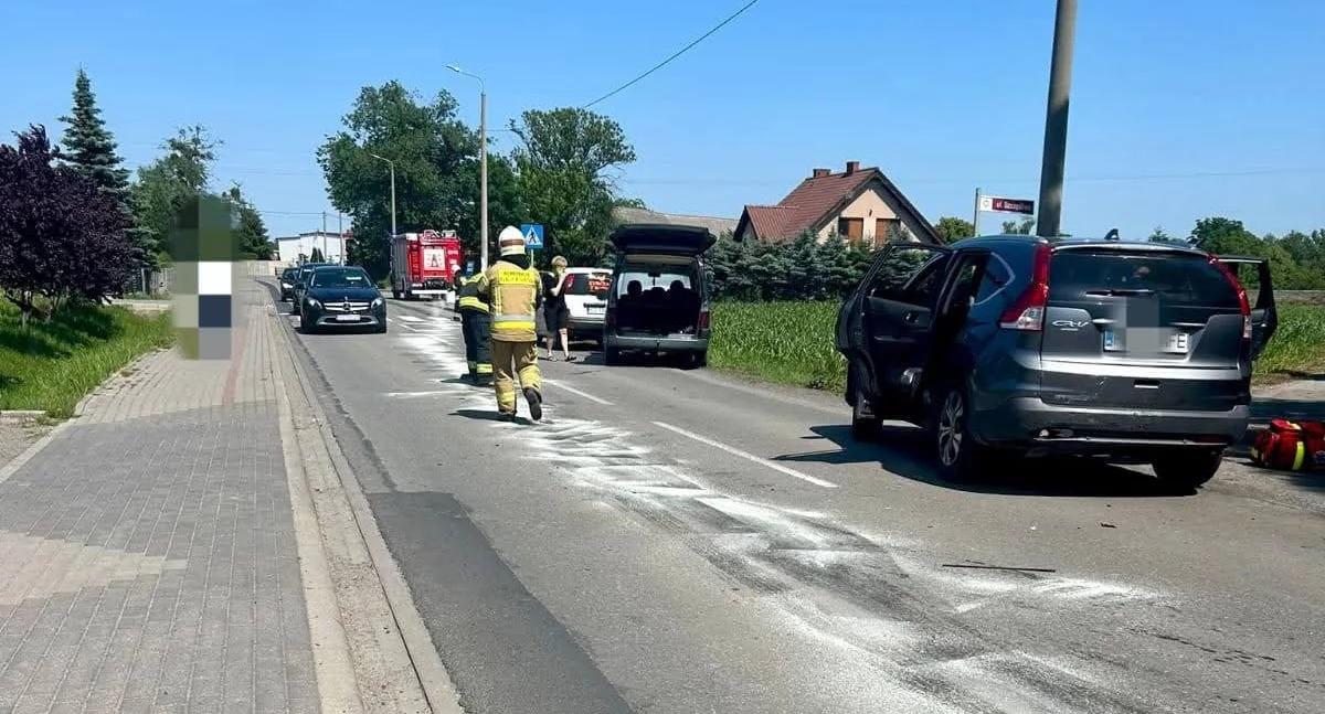 Zderzenie trzech osobówek w Gutowie Małym (AKTUALIZACJA) 