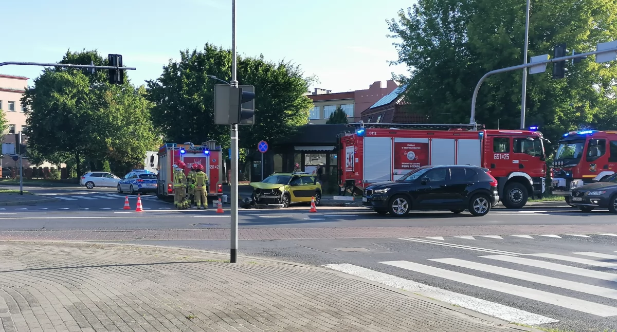 Wypadek dwóch osobówek na Słowackiego we Wrześni (zdjęcia) 