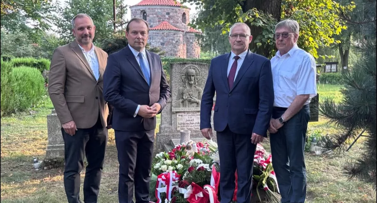 Uroczystość upamiętniająca ofiary II Wojny Światowej 