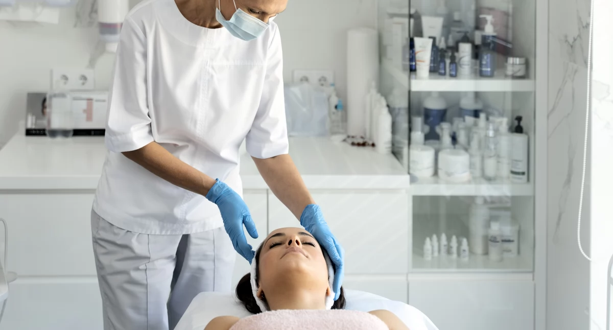 Kiedy pieprzyk to tylko defekt estetyczny, a kiedy sygnał ostrzegawczy dla dermatologa?