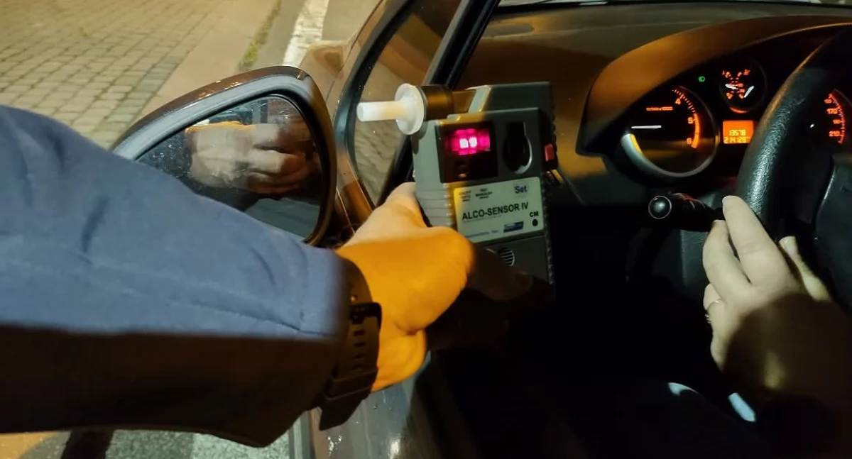 Pościg za kompletnie pijanym kierowcą. Spowodował kolizję i uciekł 