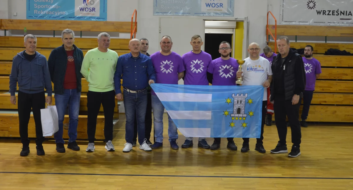 Za nami Halowy Turniej Piłki Nożnej Oldboys 55+ we Wrześni (zdjęcia) 