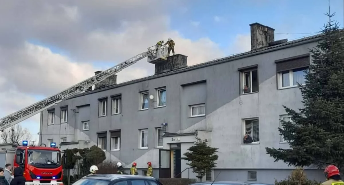 Pożar sadzy w Gulczewie. Na miejscu straż i policja 
