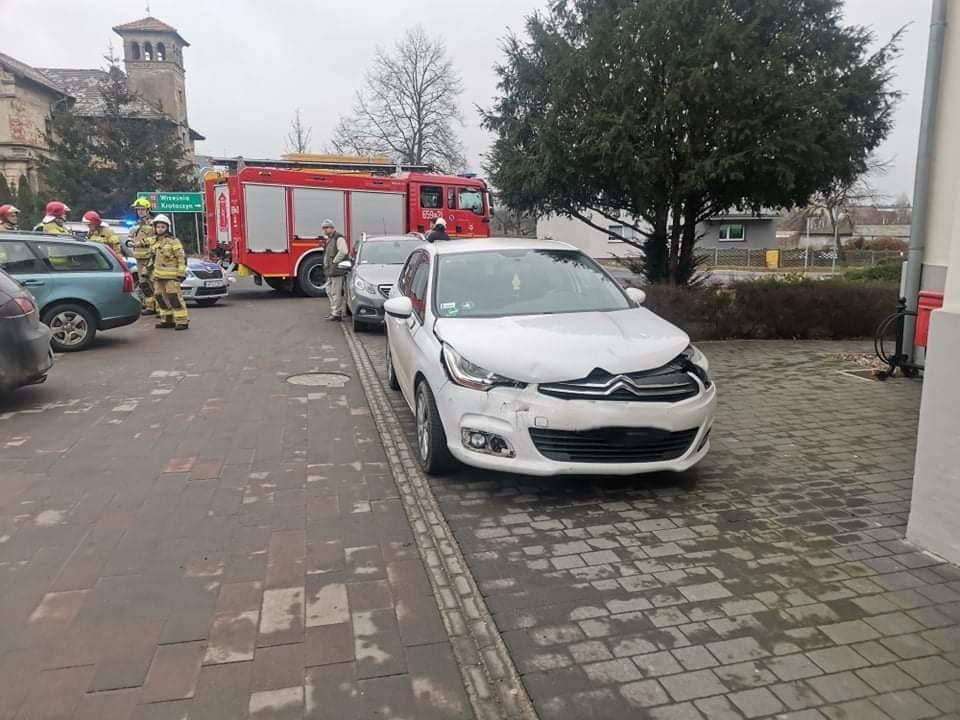 Kolizja osobówek w Miłosławiu. Wysoki mandat dla 21-latki