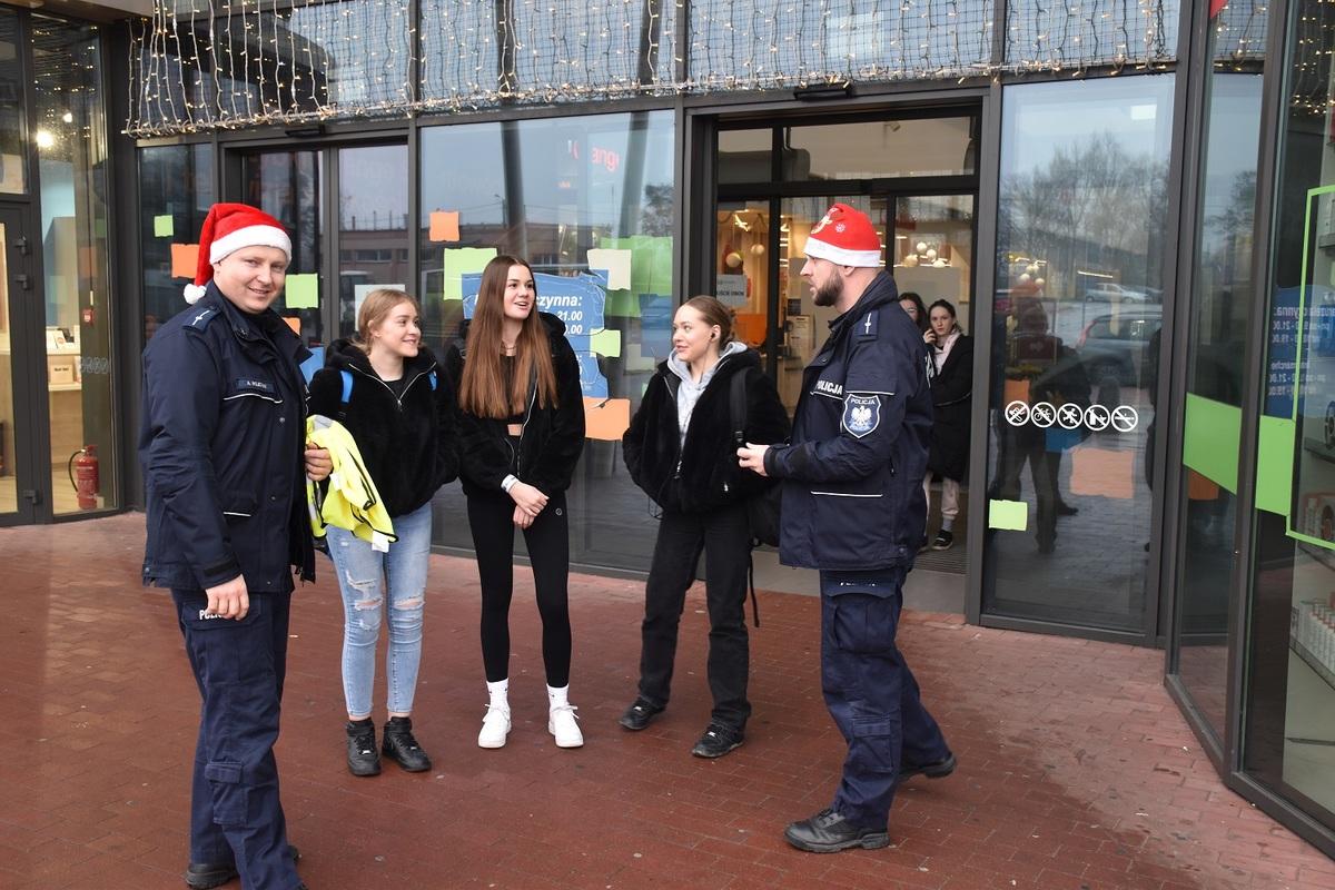 Niebiescy Mikołaje na ulicach Wrześni