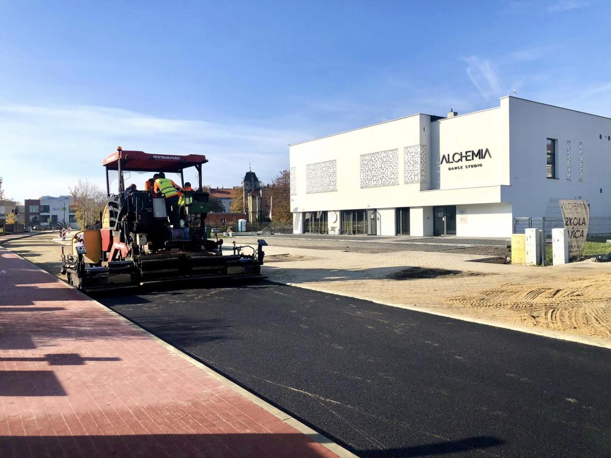 Budowa drogi przy ul. 68 Pułku Piechoty (stan na 27.10.2022)
