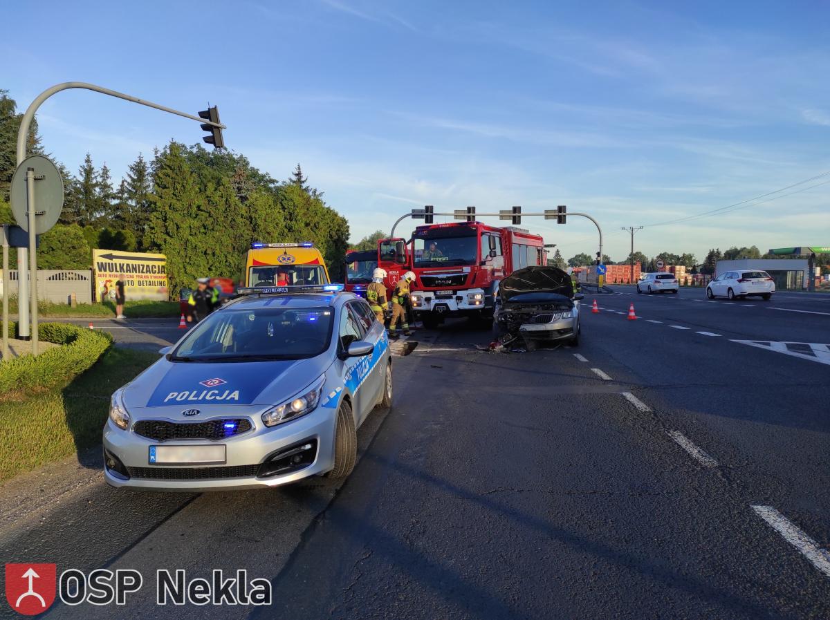Zderzenie dwóch osobówek na skrzyżowaniu z drogą krajową 92