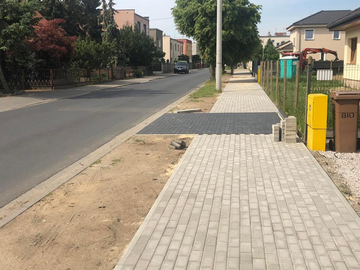 Będzie bezpieczniej. Powstaje kolejny chodnik