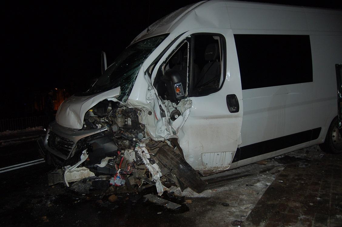 Wypadek busa i osobówki. Kierowca pod wpływem narkotyków (ZDJĘCIA)