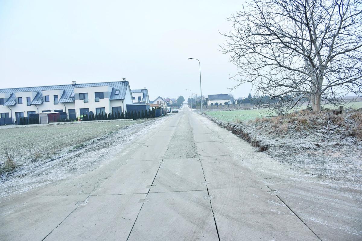 Przebudowano gminną drogę w Słomowie