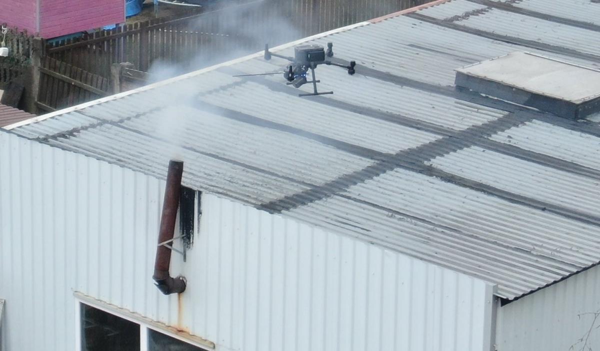 Dron nosacz znów w akcji. Latał nad wrzesińskimi domami