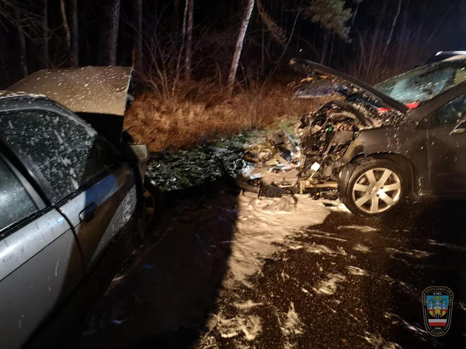 Wypadek trzech osobówek w Królewinach