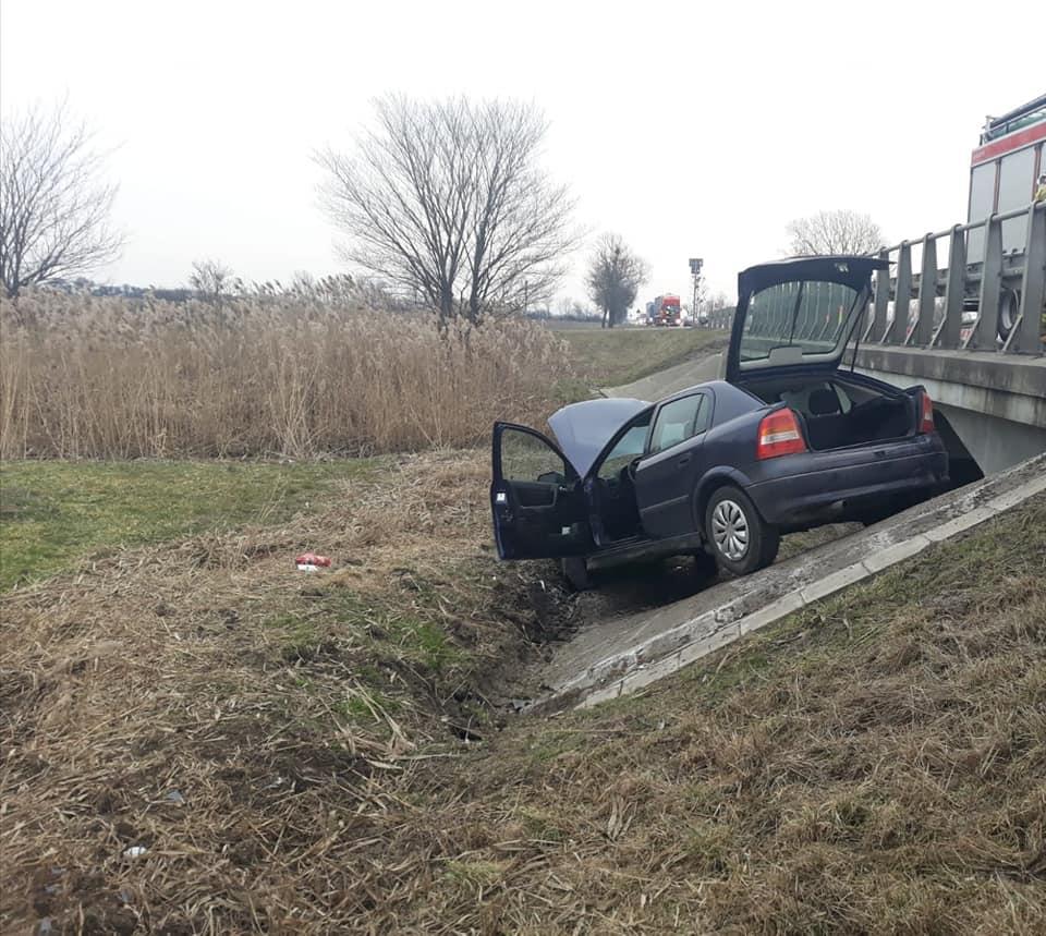 Wypadek dwóch osobówek w Gutowie Wielkim. Kierowca opla ukarany