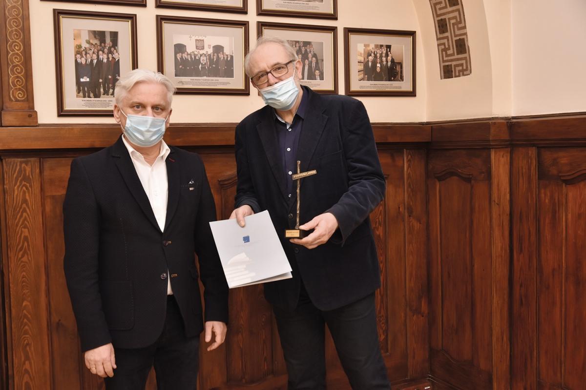 Statuetka dla wrzesińskiego fotografa
